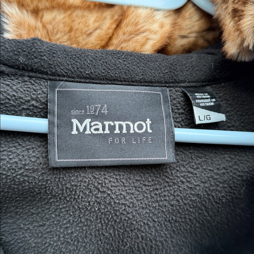 Marmot Women's Furlong Softshell Vest, black with a faux fur lined hood.‎ Large. - Picture 3 of 5